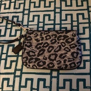 VINTAGE COACH WRISTLET BAG METALLIC SILVER BLACK ANIMAL PRINT LEOPARD WA…